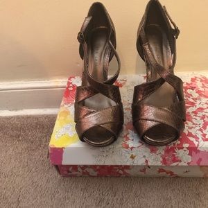 Chinese laundry sandal.